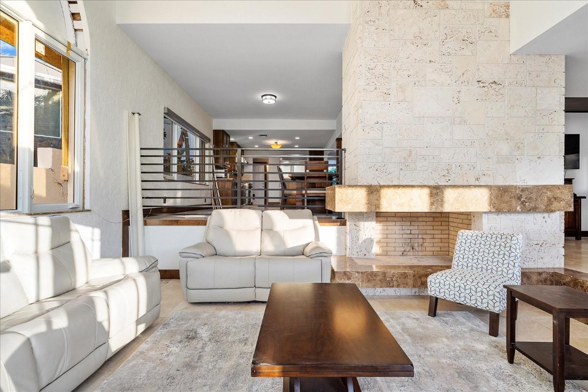 1421 Ponce De Leon Fort Lauderdale, FL 33316