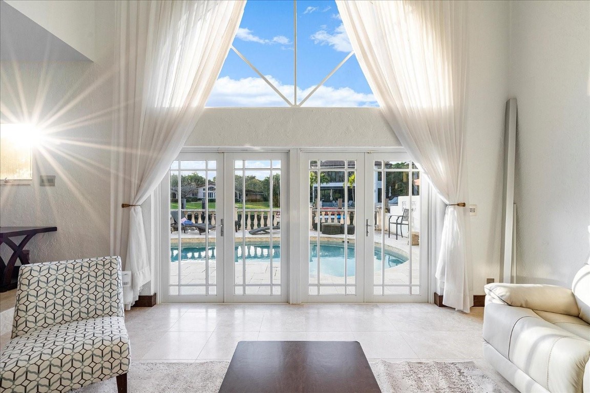 1421 Ponce De Leon Fort Lauderdale, FL 33316