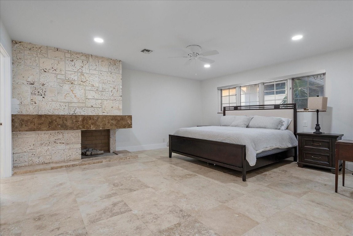 1421 Ponce De Leon Fort Lauderdale, FL 33316