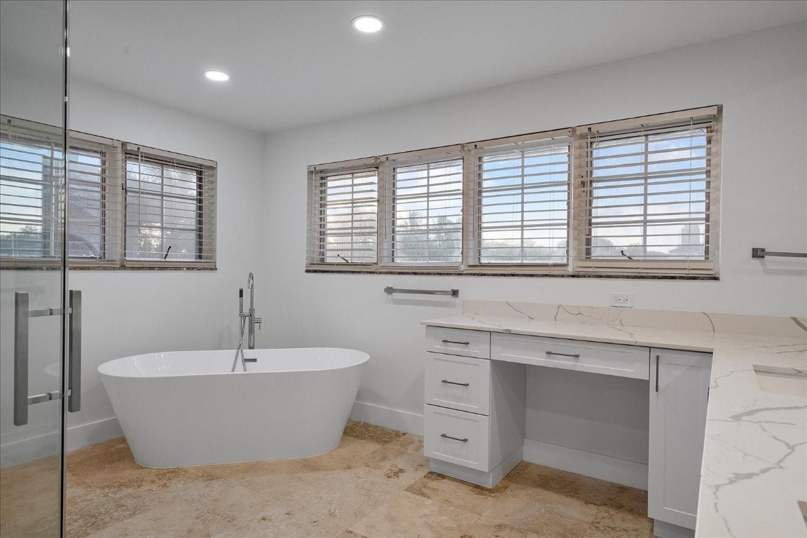 1421 Ponce De Leon Fort Lauderdale, FL 33316