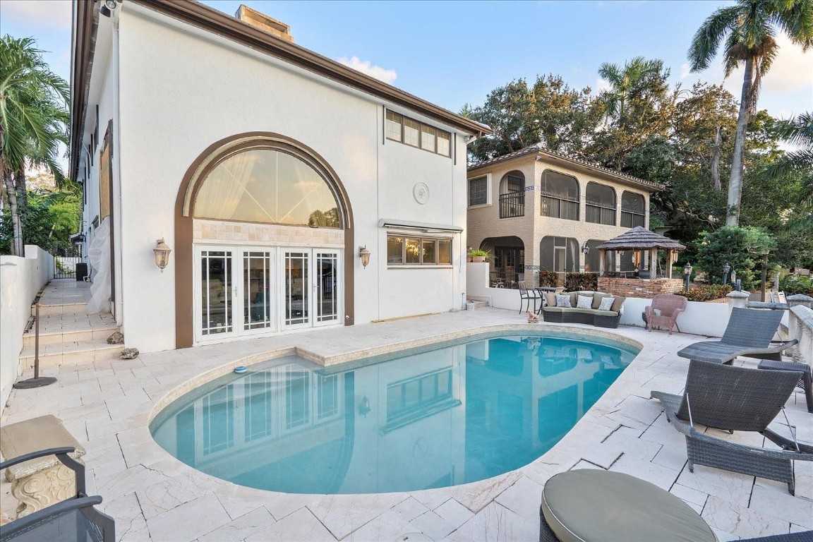 1421 Ponce De Leon Fort Lauderdale, FL 33316