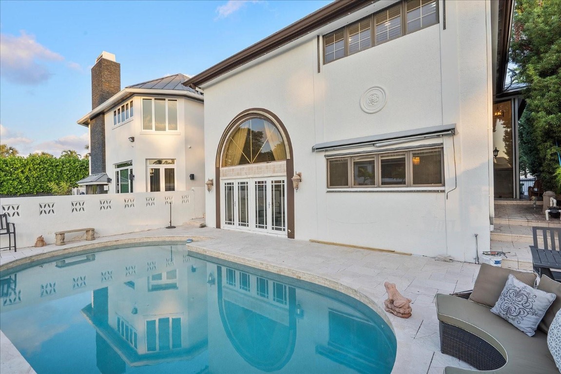 1421 Ponce De Leon Fort Lauderdale, FL 33316