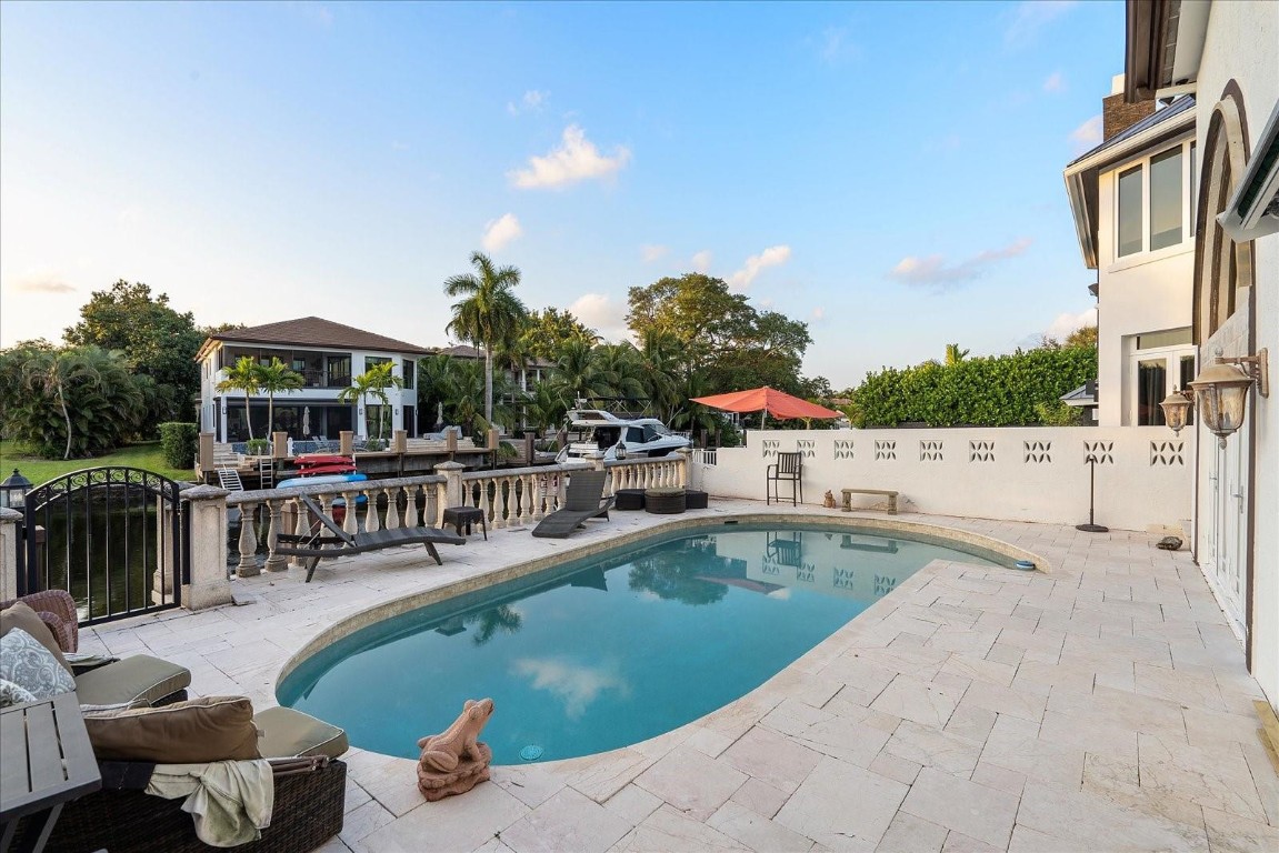 1421 Ponce De Leon Fort Lauderdale, FL 33316