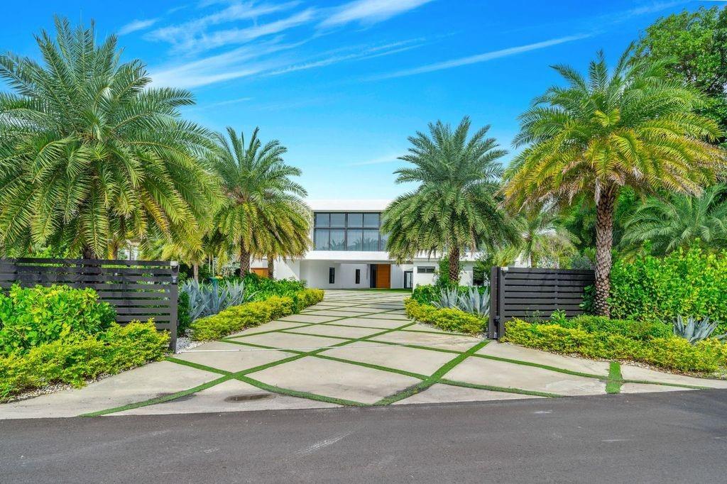 19 Gatehouse Rd Sea Ranch Lakes, FL 33308