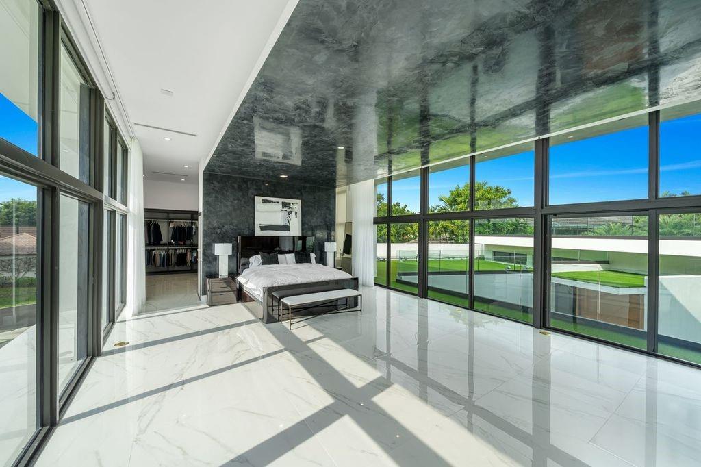 19 Gatehouse Rd Sea Ranch Lakes, FL 33308