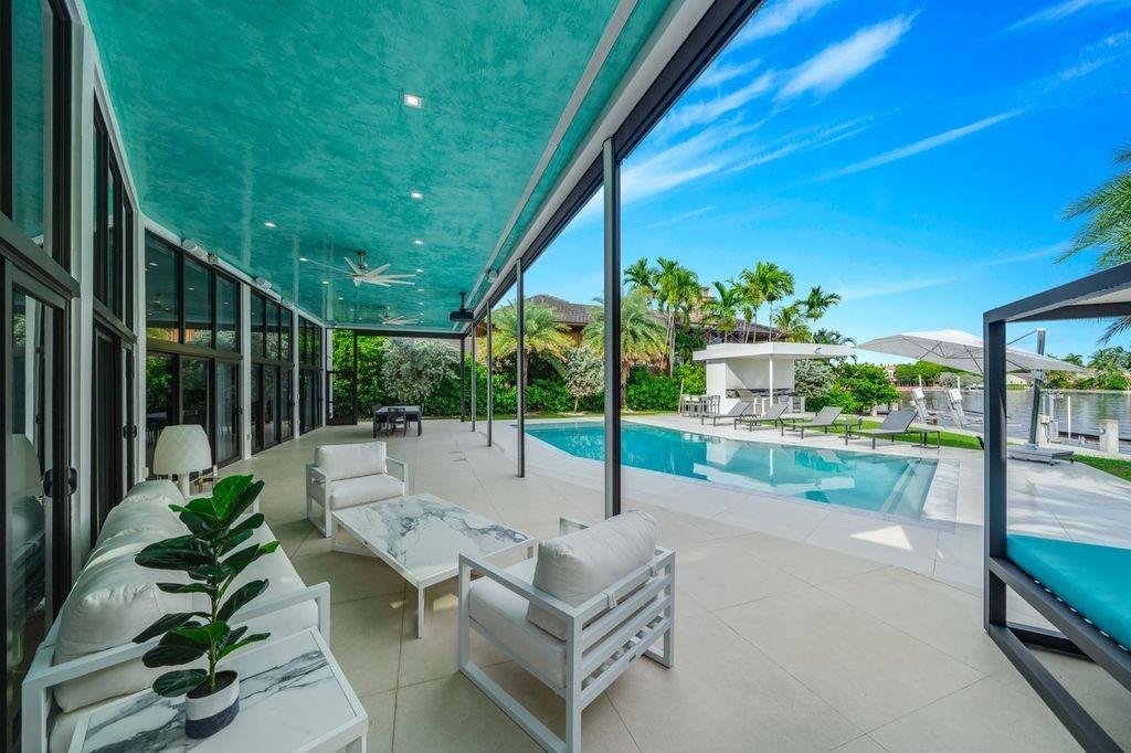 19 Gatehouse Rd Sea Ranch Lakes, FL 33308