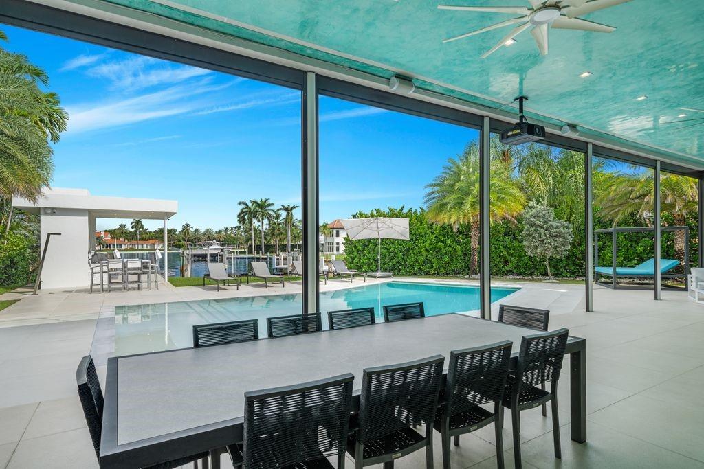 19 Gatehouse Rd Sea Ranch Lakes, FL 33308