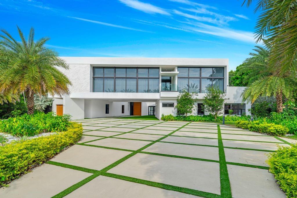 19 Gatehouse Rd Sea Ranch Lakes, FL 33308