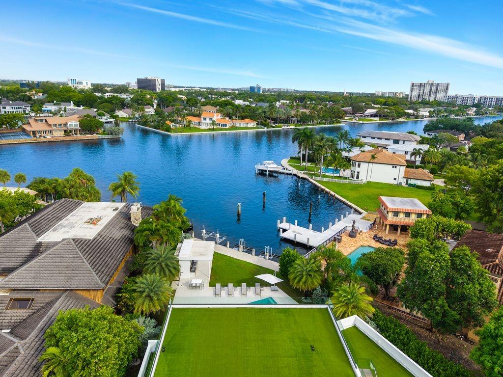 19 Gatehouse Rd Sea Ranch Lakes, FL 33308