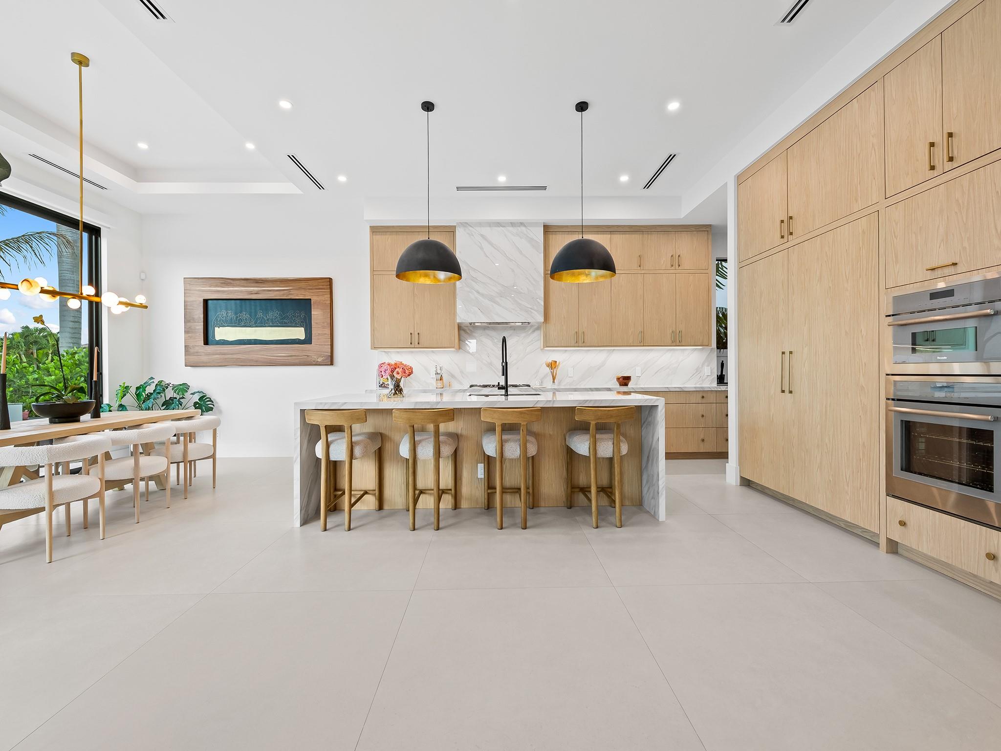 2420 NE 48th St Lighthouse Point, FL 33064