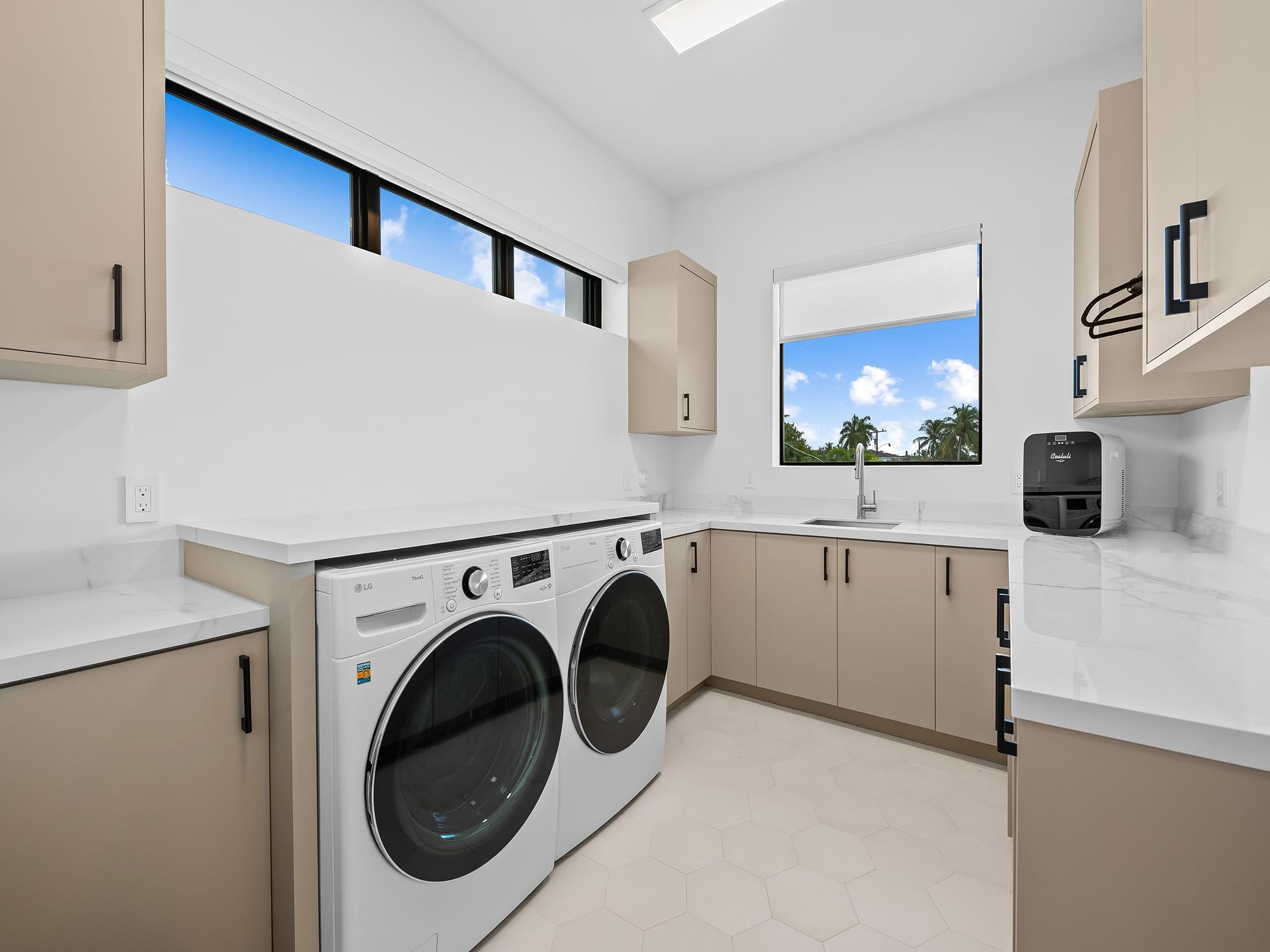 2420 NE 48th St Lighthouse Point, FL 33064