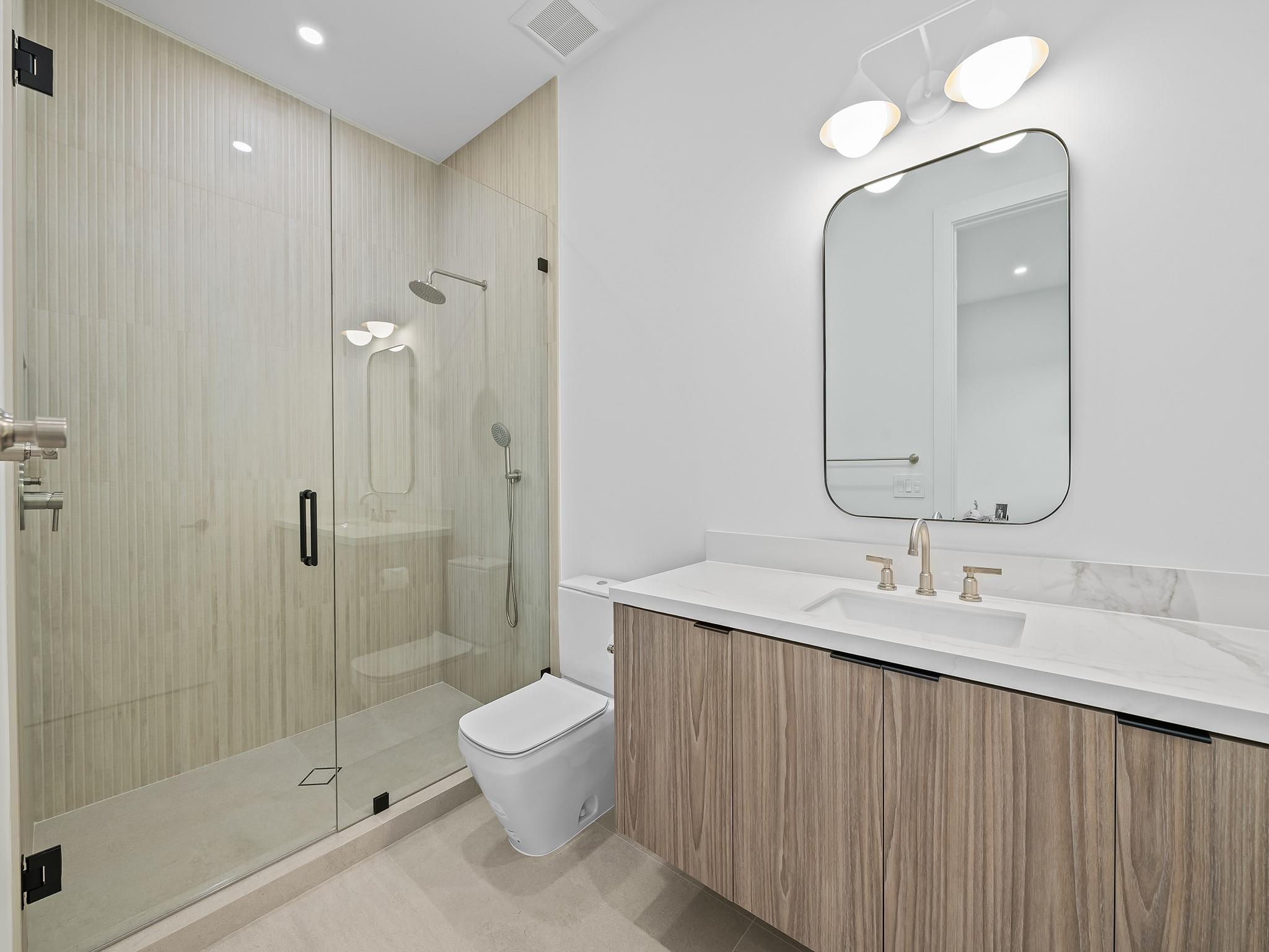 2420 NE 48th St Lighthouse Point, FL 33064