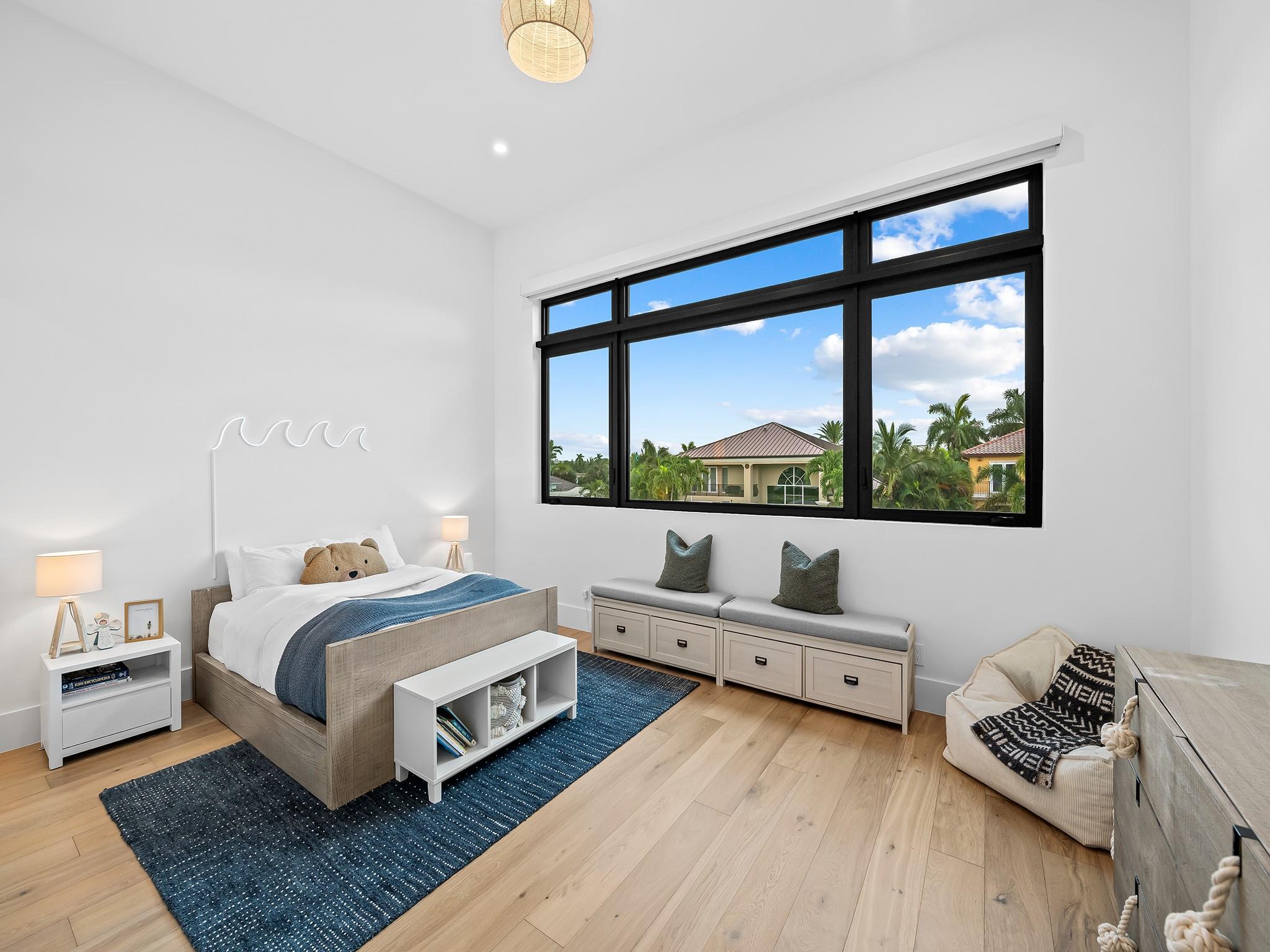 2420 NE 48th St Lighthouse Point, FL 33064