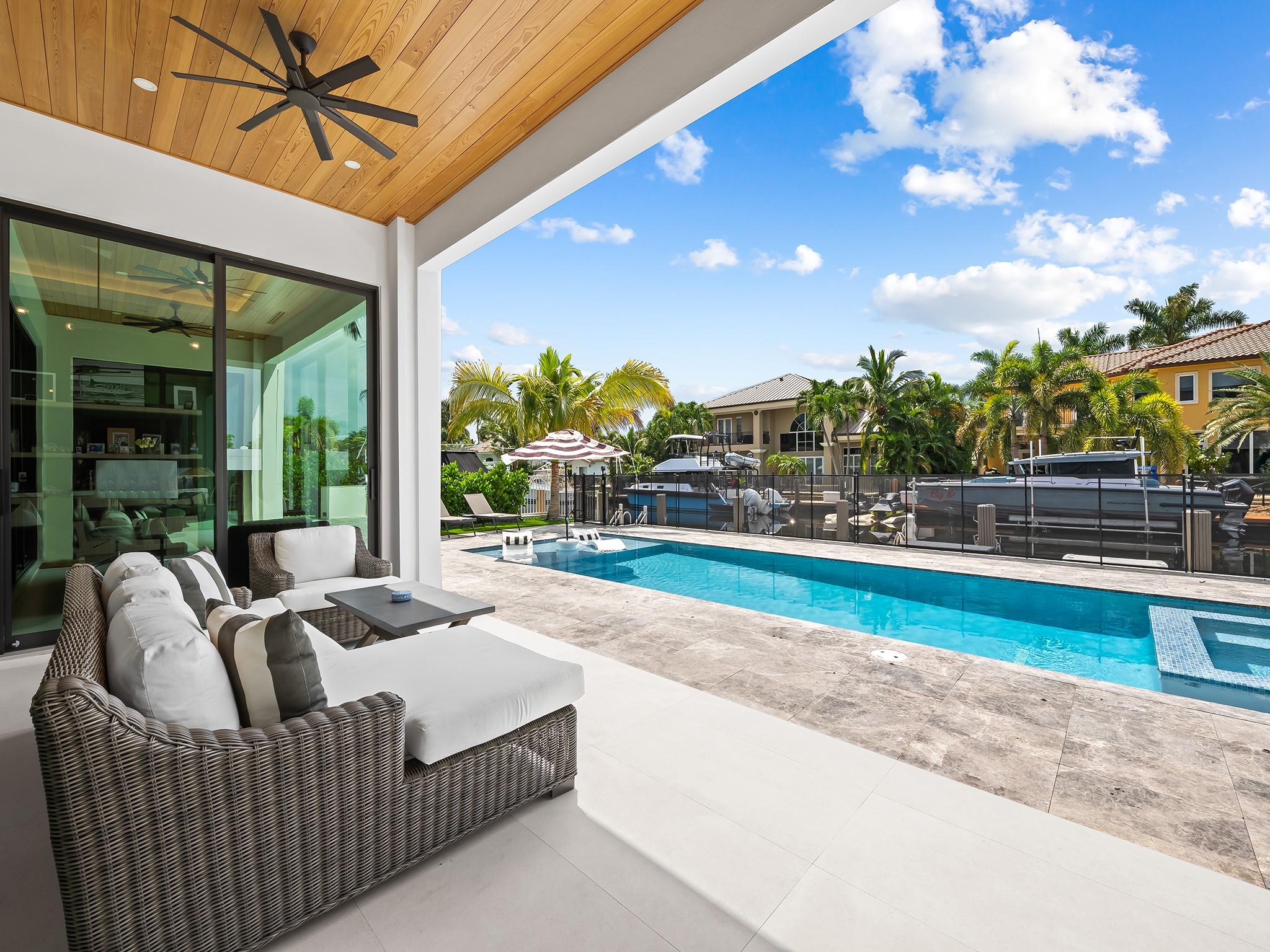 2420 NE 48th St Lighthouse Point, FL 33064