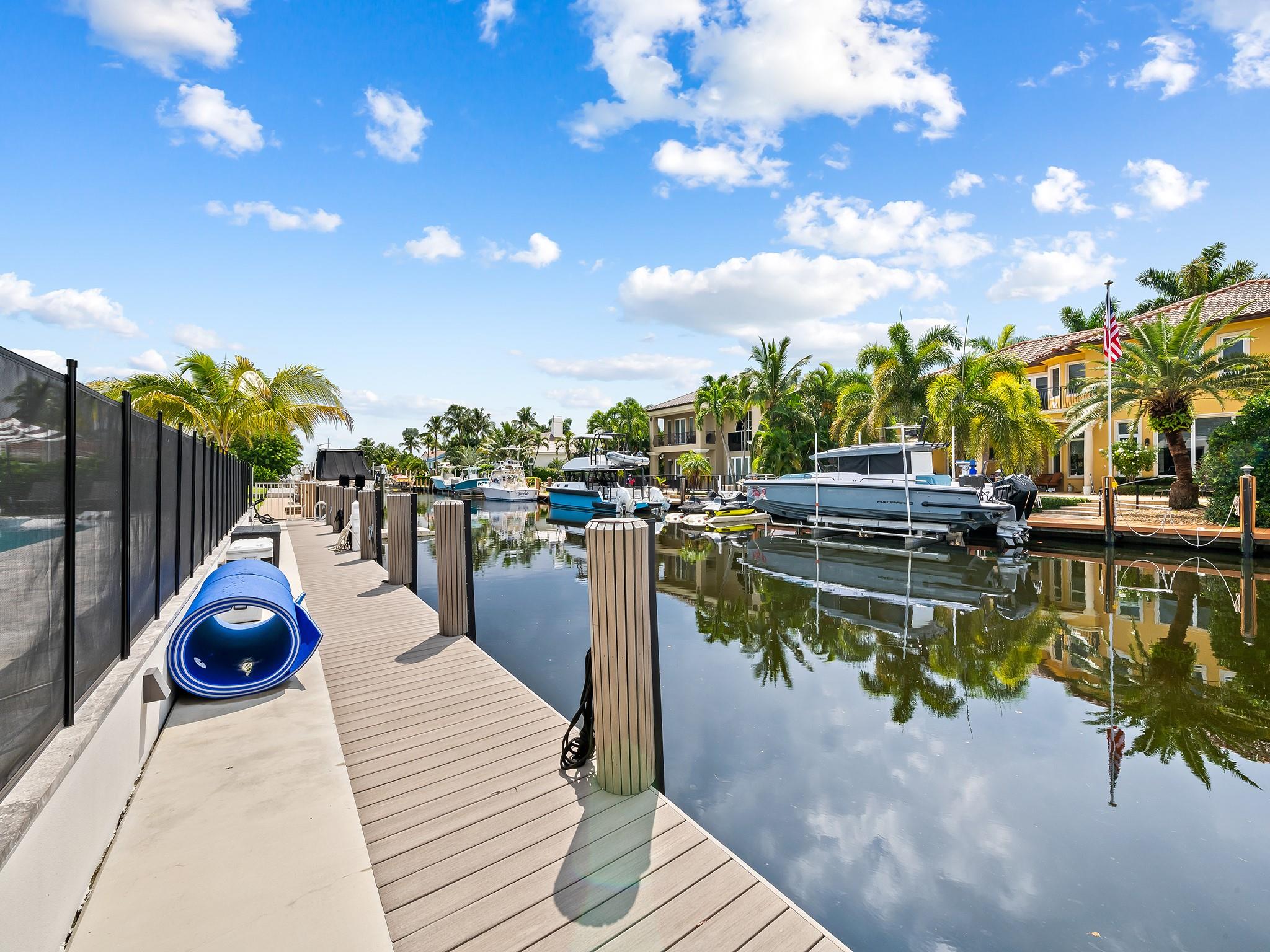 2420 NE 48th St Lighthouse Point, FL 33064