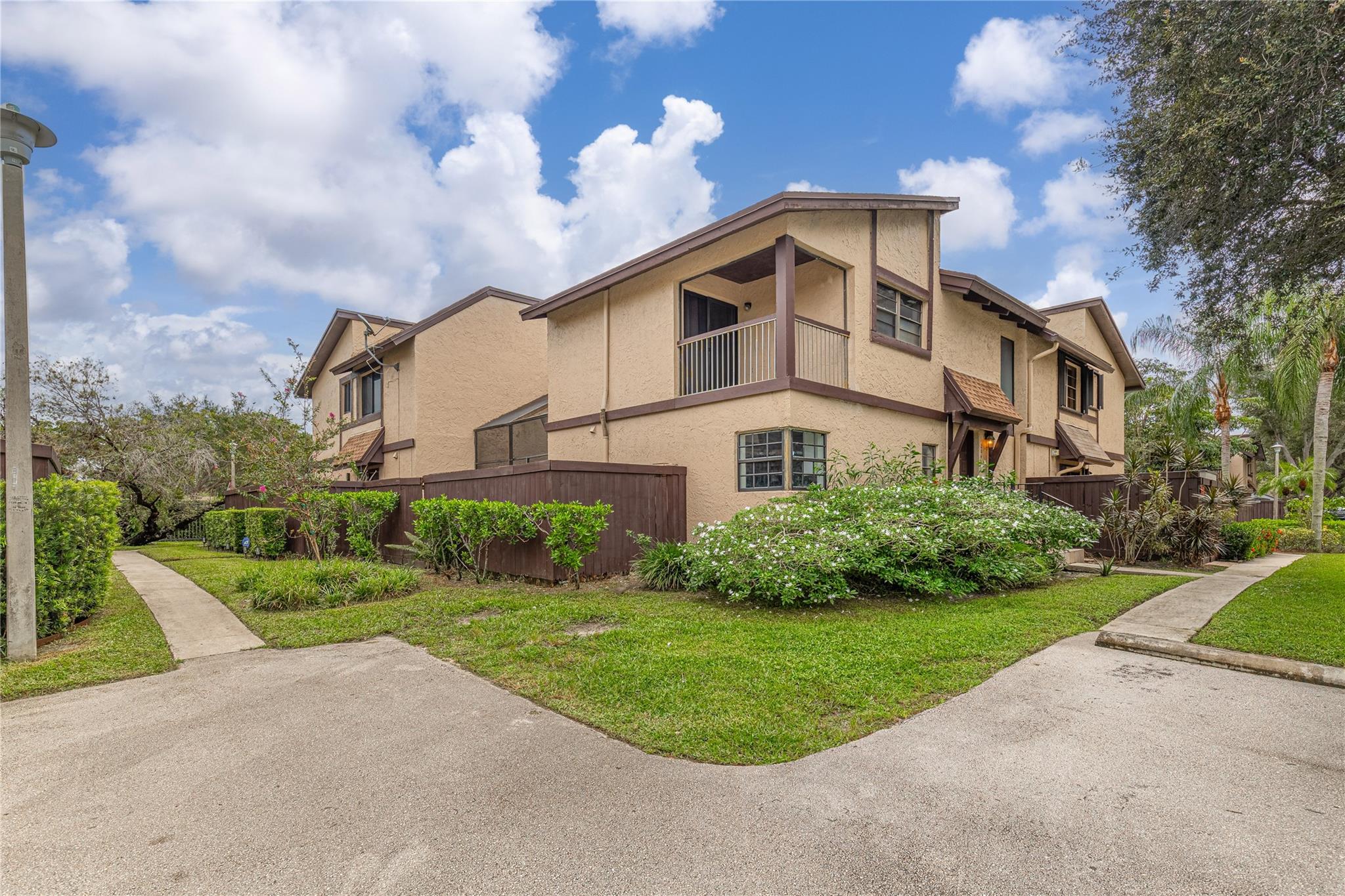 2051 Bayberry Dr #2051