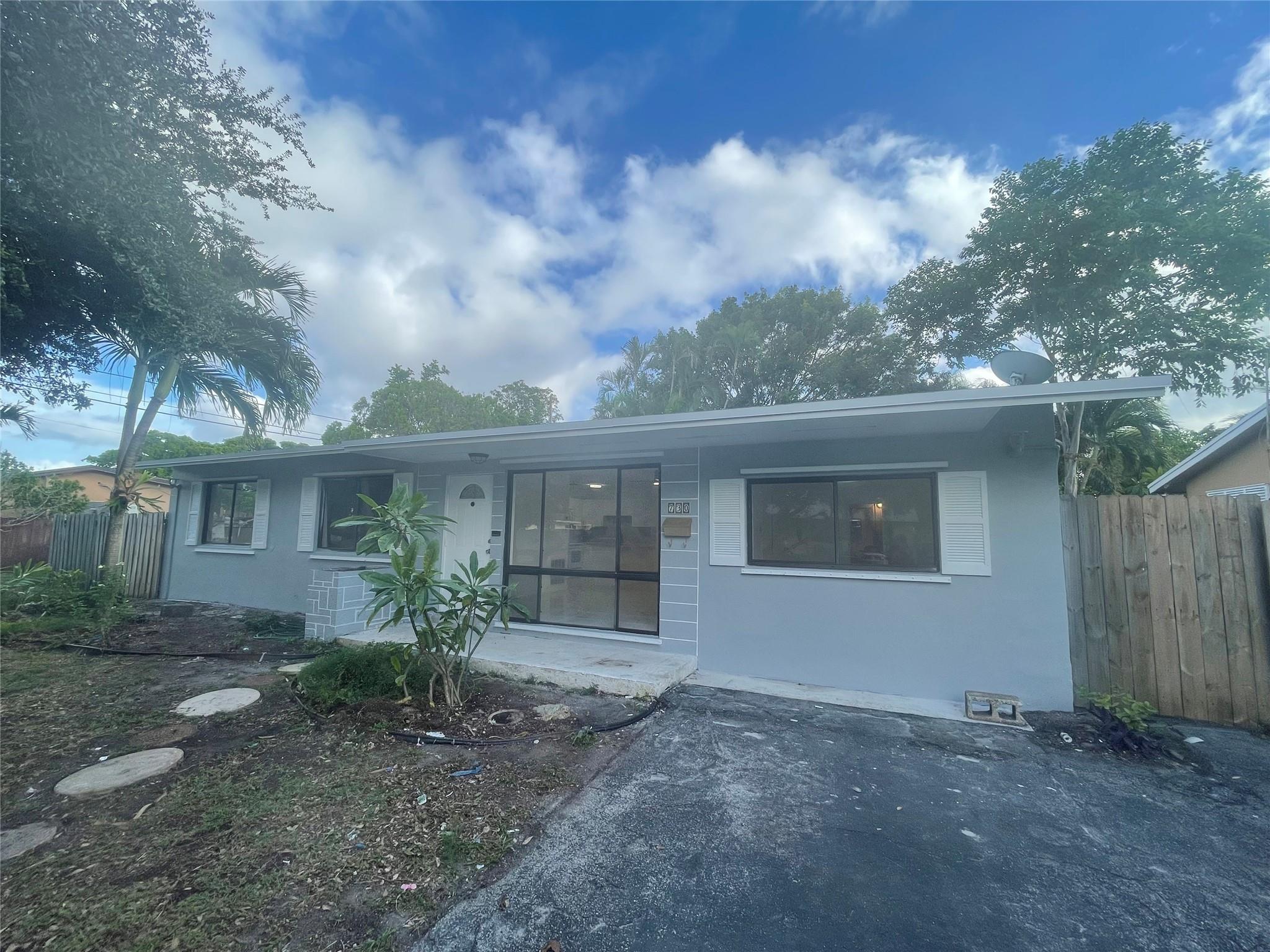 730 NE 23rd Pl