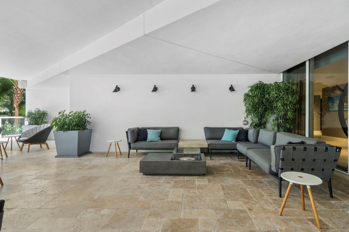 333 Las Olas #1508 Fort Lauderdale, FL 33301