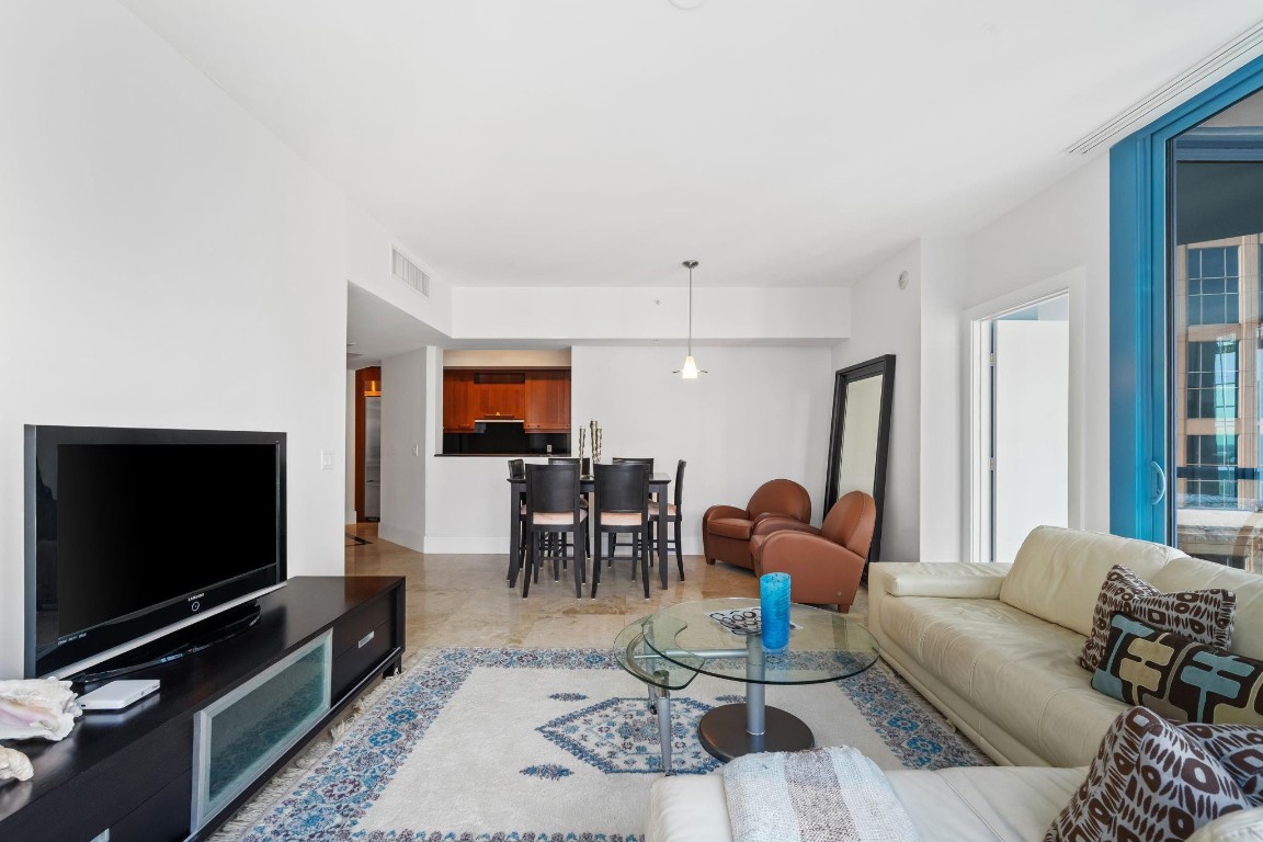 333 Las Olas #1508 Fort Lauderdale, FL 33301