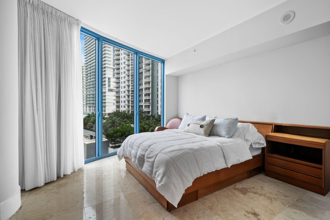 333 Las Olas #1508 Fort Lauderdale, FL 33301