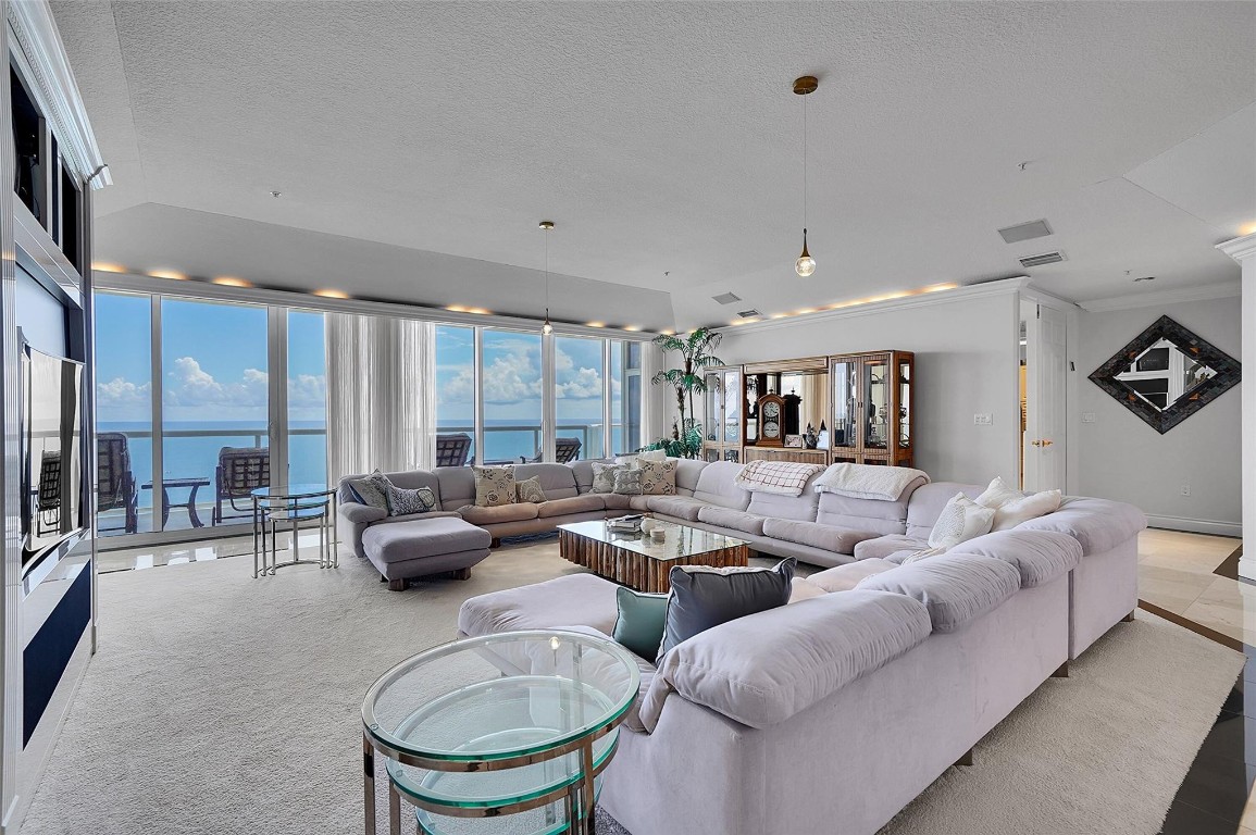 6001 N Ocean Dr #PH6 Hollywood, FL 33019