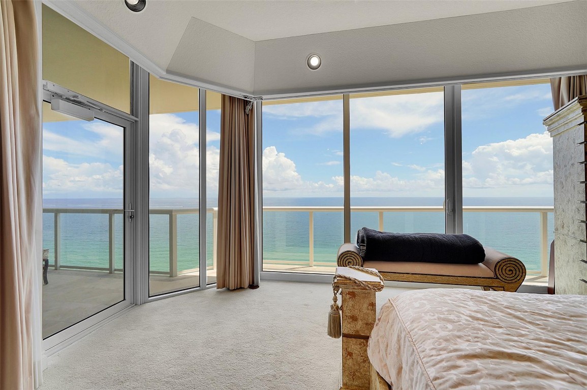 6001 N Ocean Dr #PH6 Hollywood, FL 33019