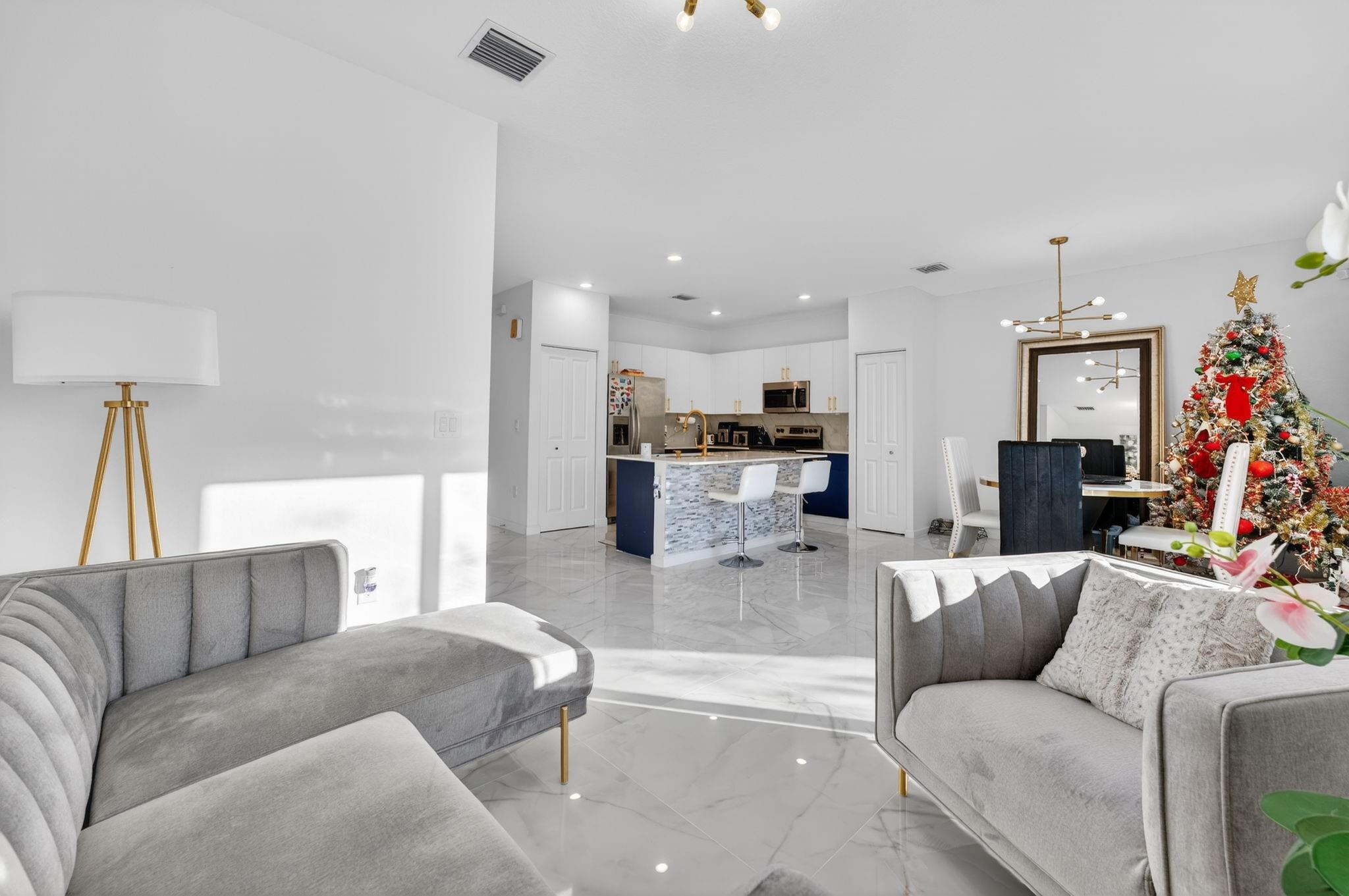 4668 NW 120th Way Coral Springs, FL 33076