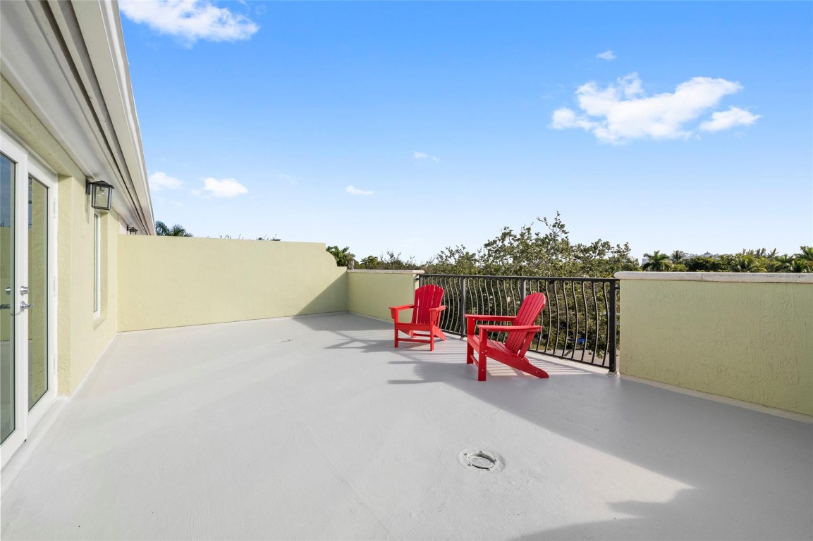 2517 NE 18th Fort Lauderdale, FL 33305