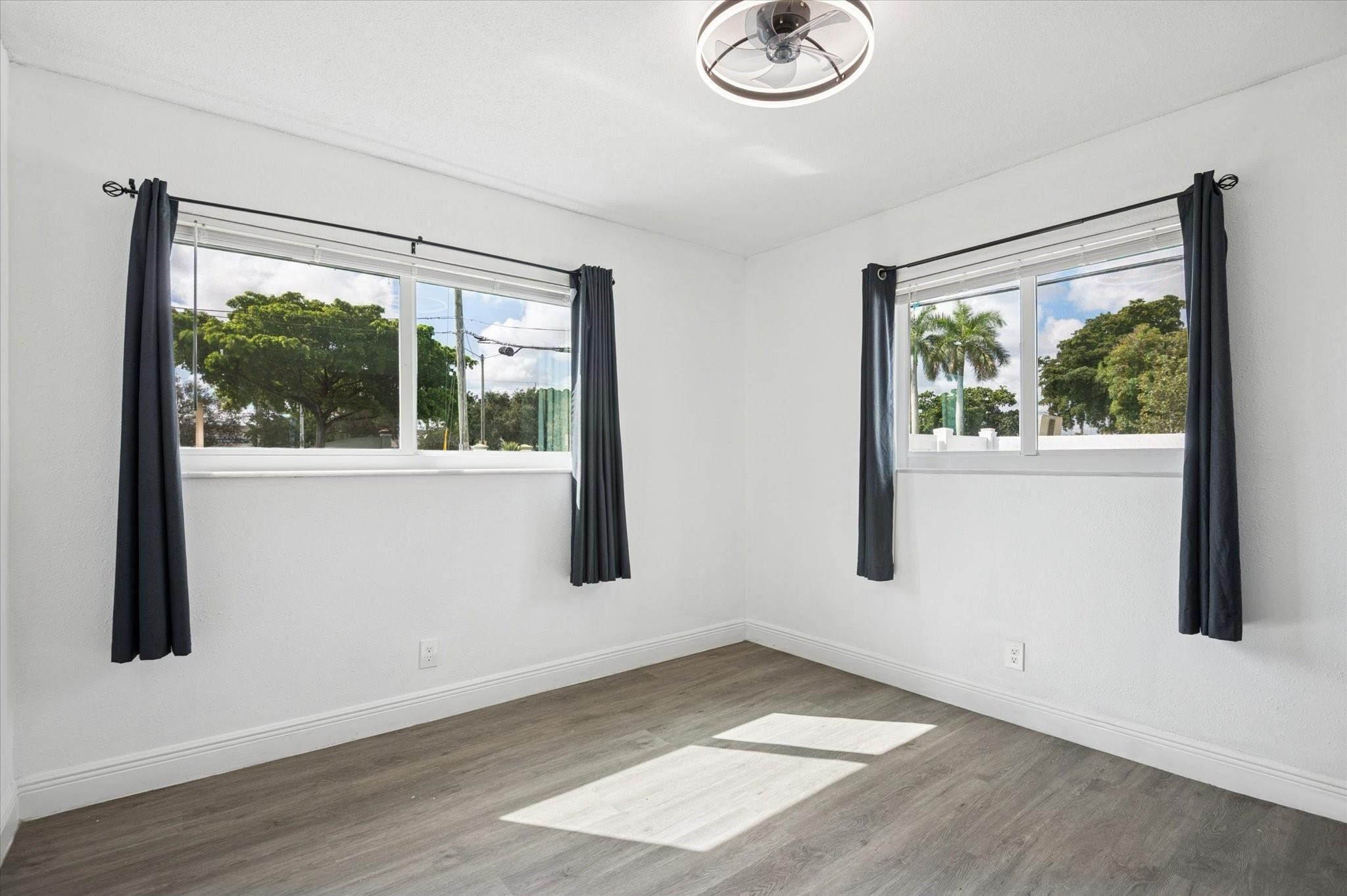 1921 NW 31st Oakland Park, FL 33309