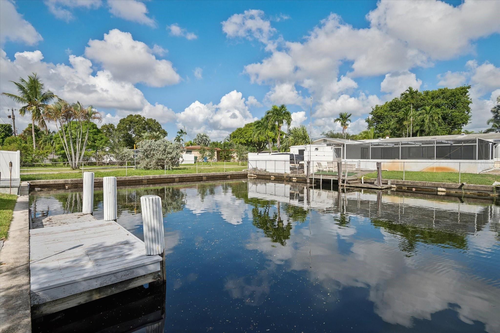 1921 NW 31st Oakland Park, FL 33309