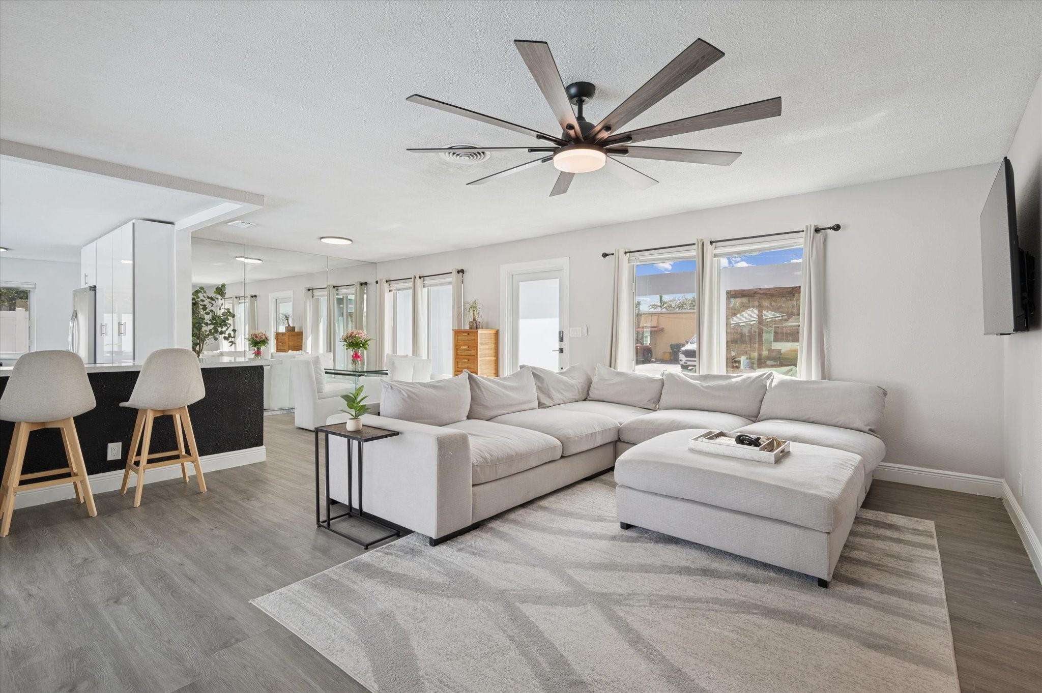 1921 NW 31st Oakland Park, FL 33309