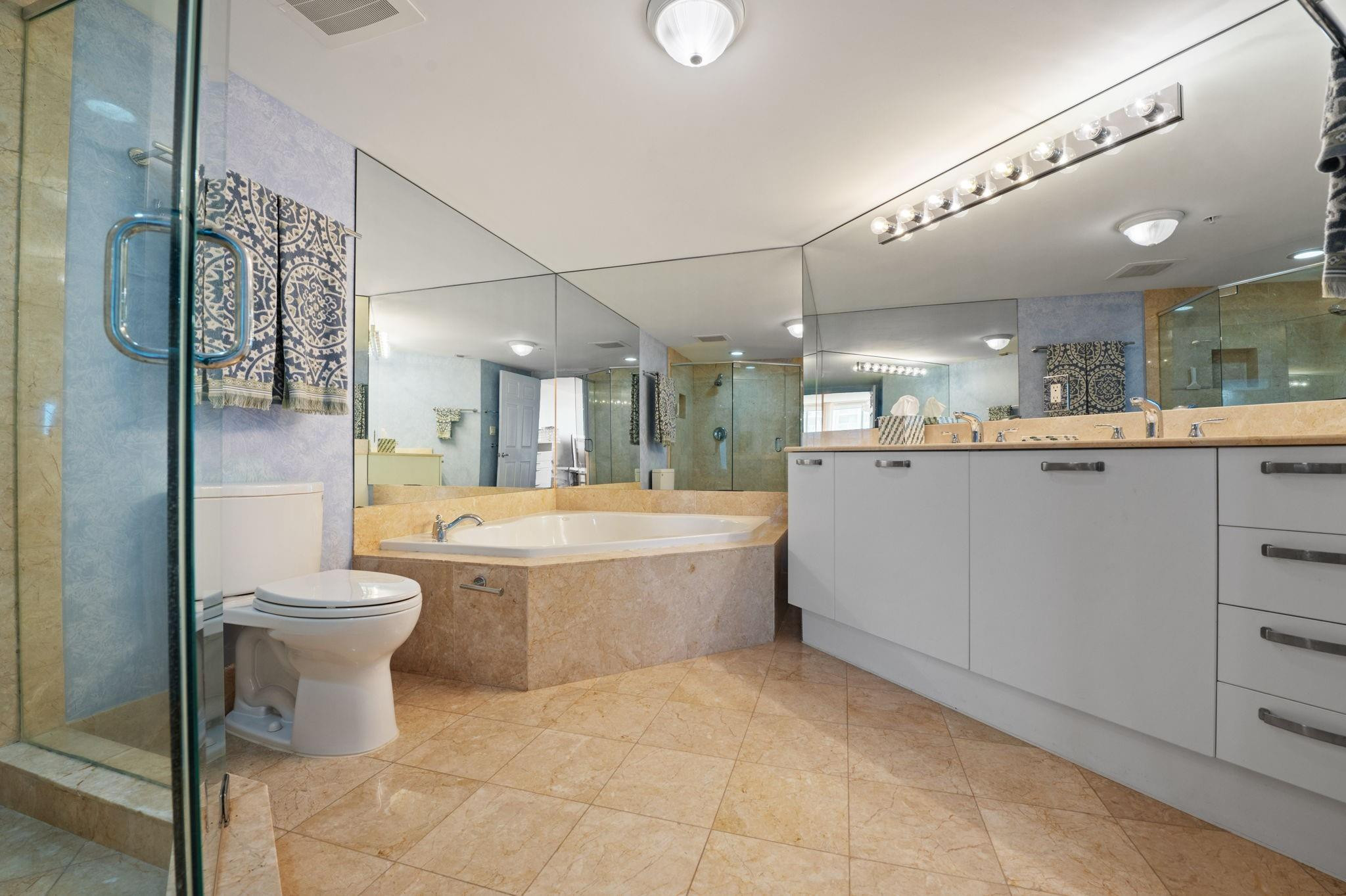 2001 N Ocean #605 Fort Lauderdale, FL 33305