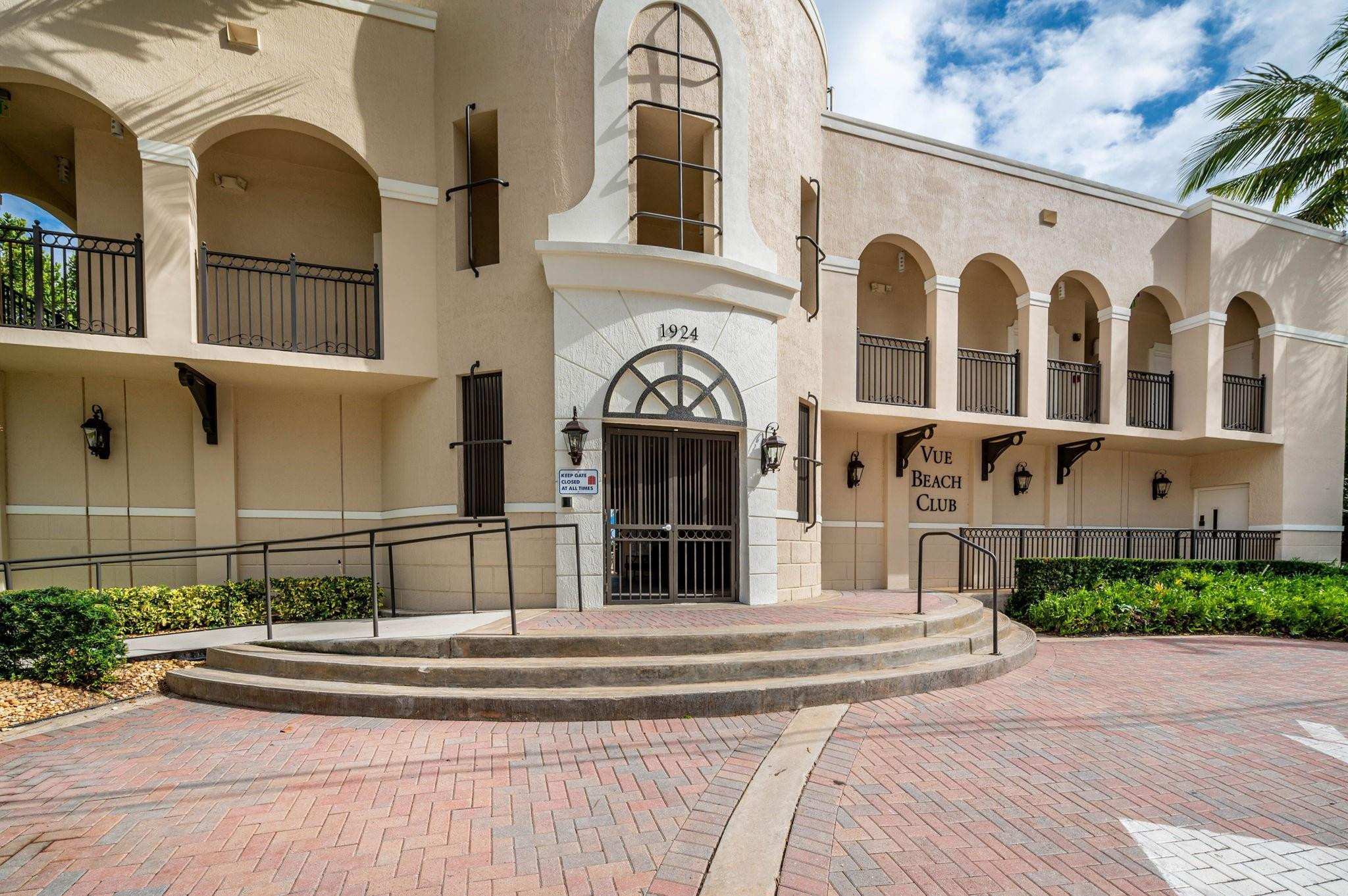 2001 N Ocean #605 Fort Lauderdale, FL 33305