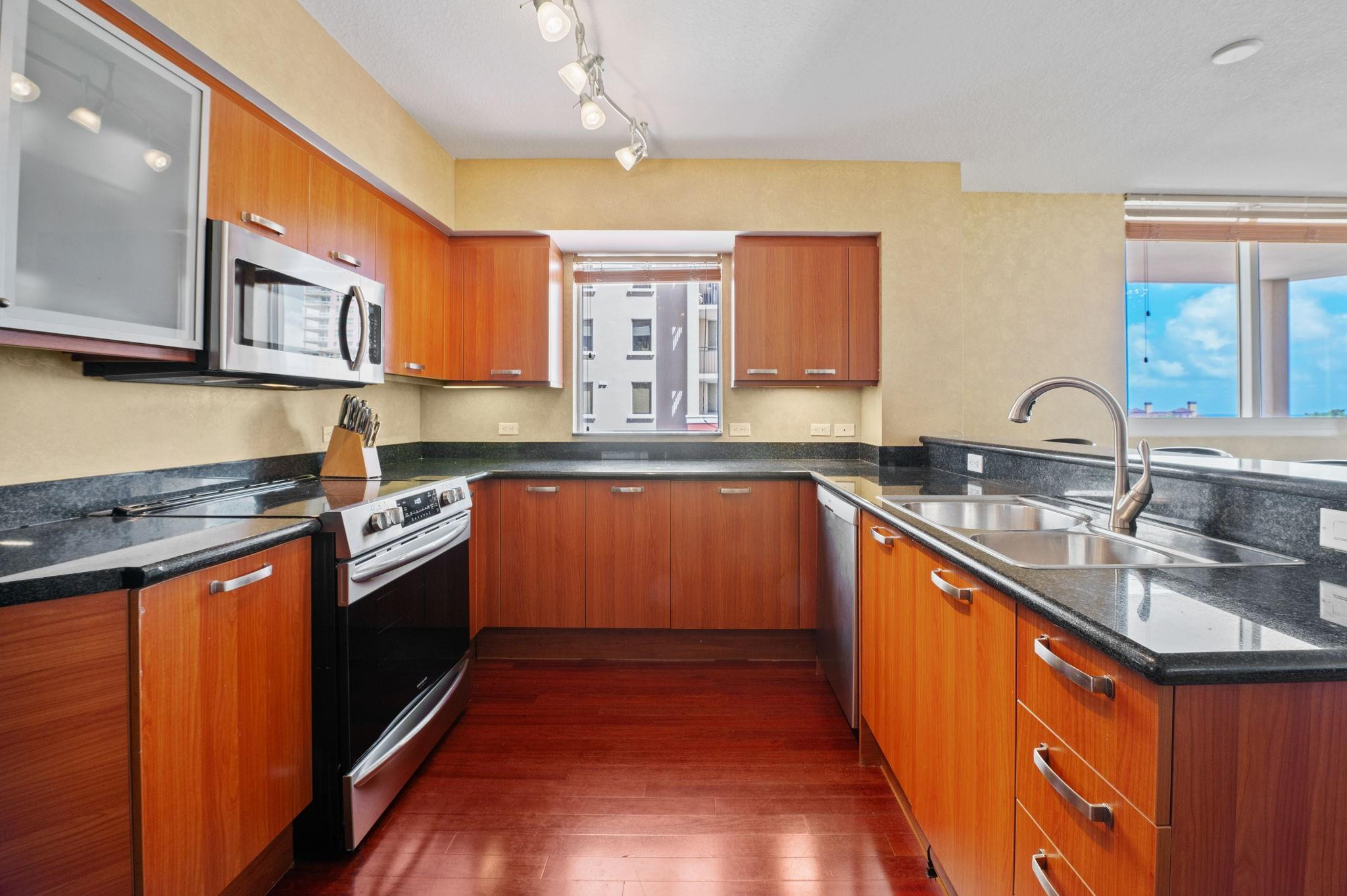 2001 N Ocean #605 Fort Lauderdale, FL 33305