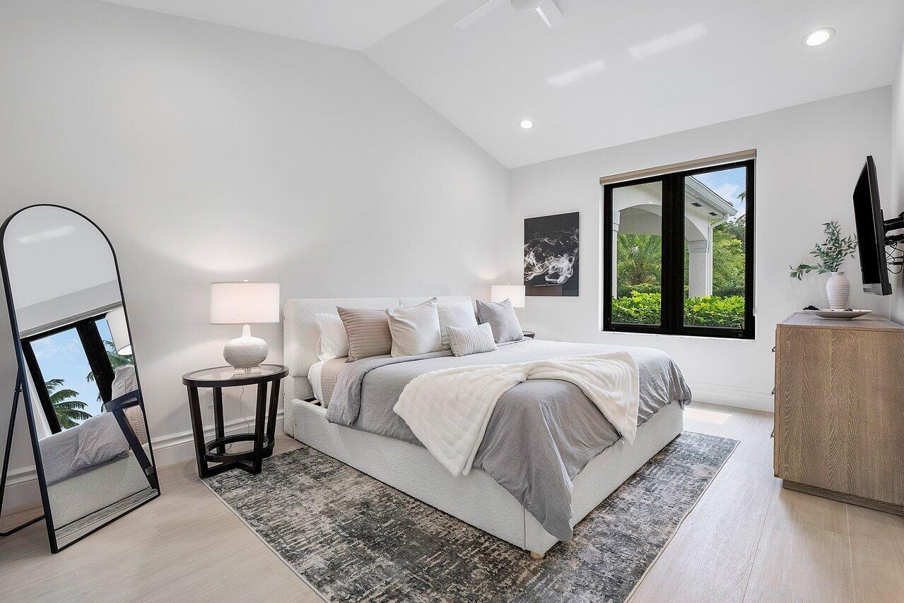 21677 El Bosque Way Boca Raton, FL 33428