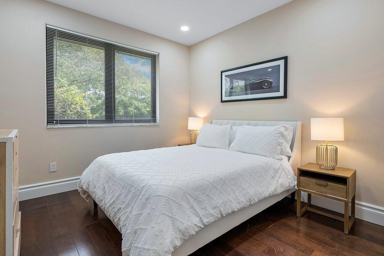 21677 El Bosque Way Boca Raton, FL 33428