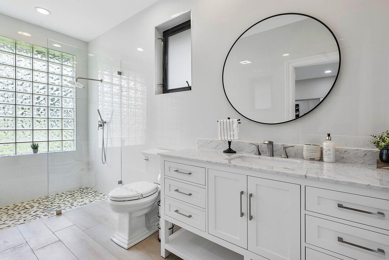 21677 El Bosque Way Boca Raton, FL 33428