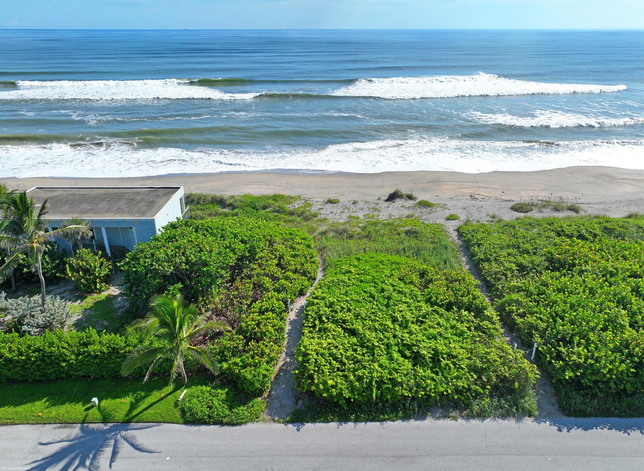 162 N Beach Rd Jupiter Island, FL 33455