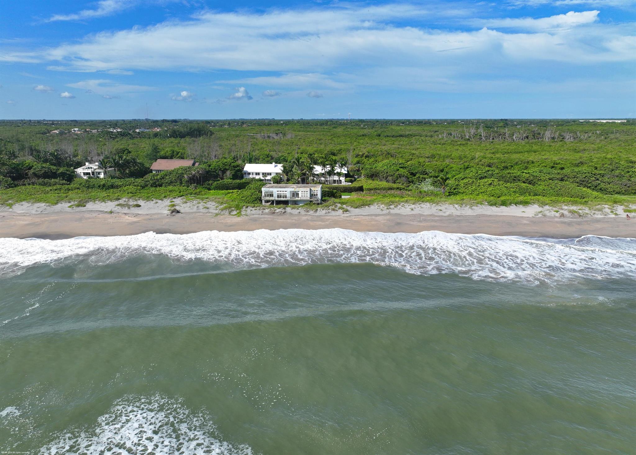 162 N Beach Rd Jupiter Island, FL 33455