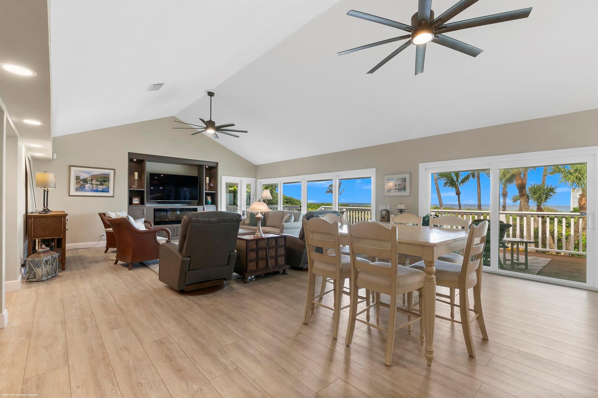 162 N Beach Rd Jupiter Island, FL 33455