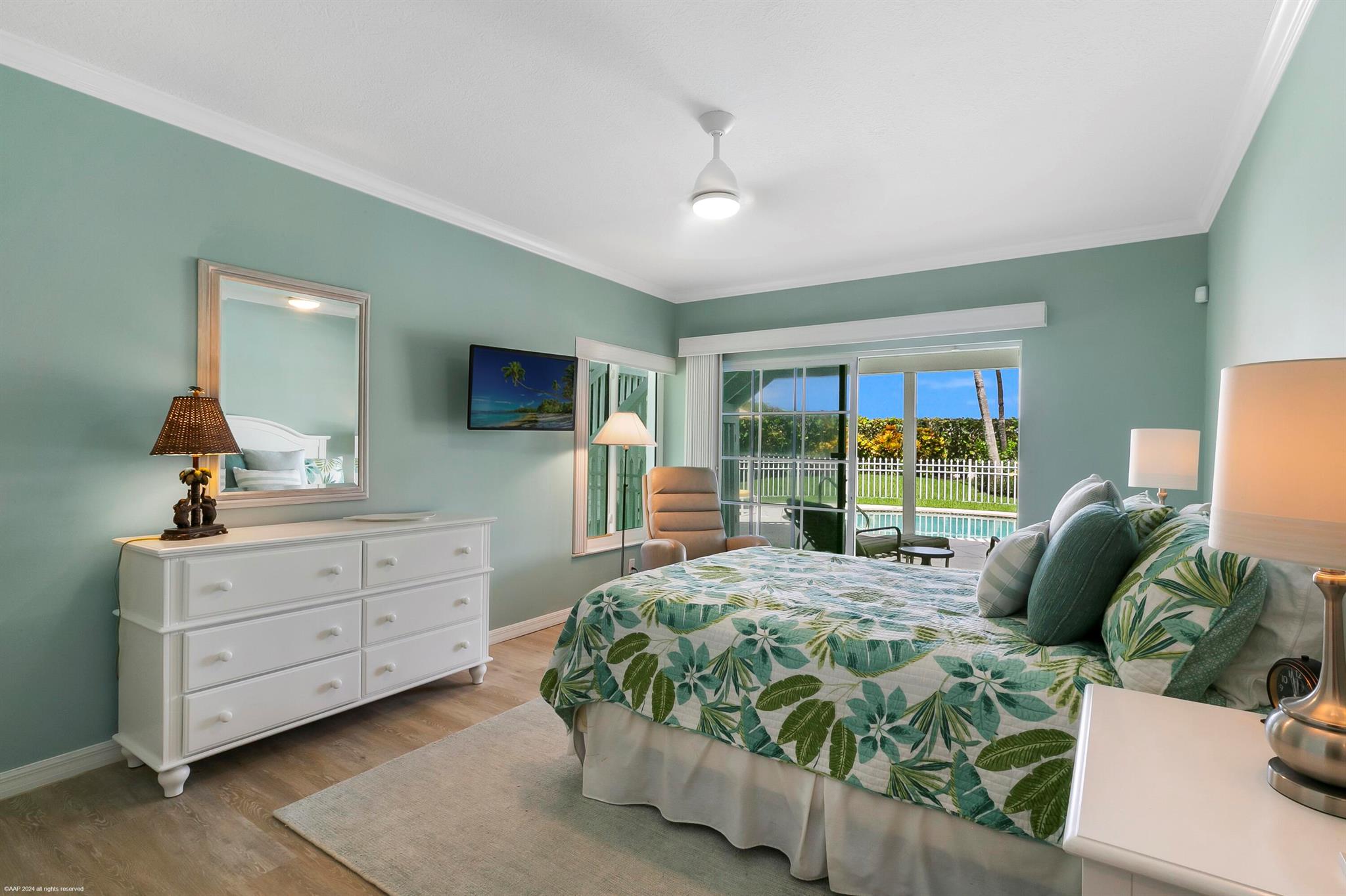 162 N Beach Rd Jupiter Island, FL 33455