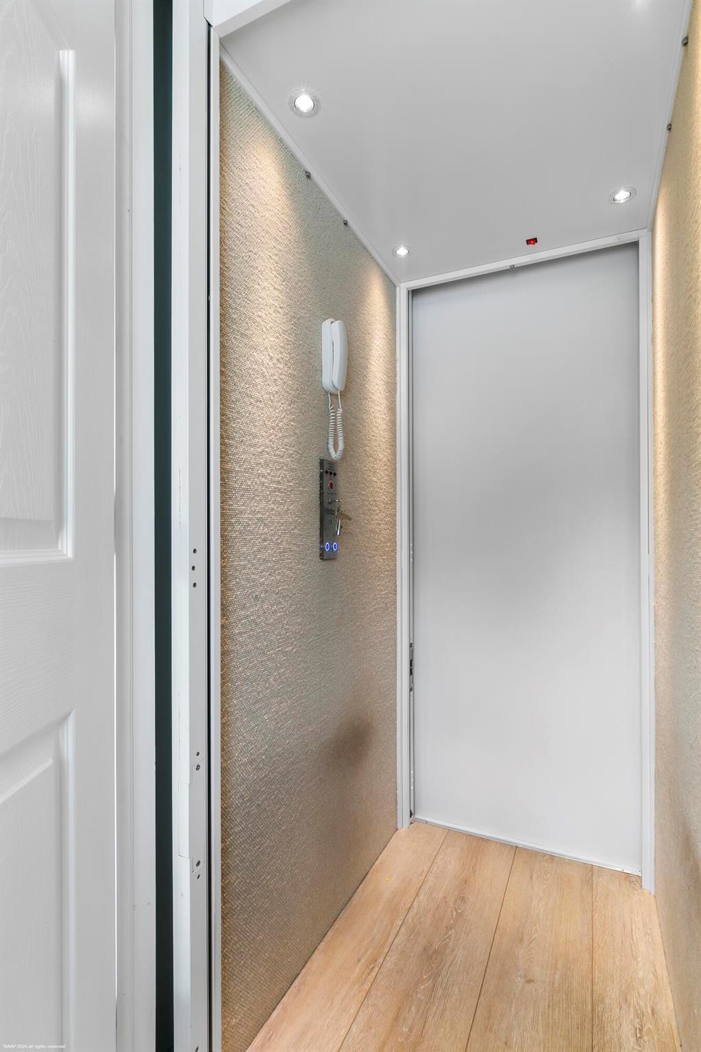 162 N Beach Rd Jupiter Island, FL 33455