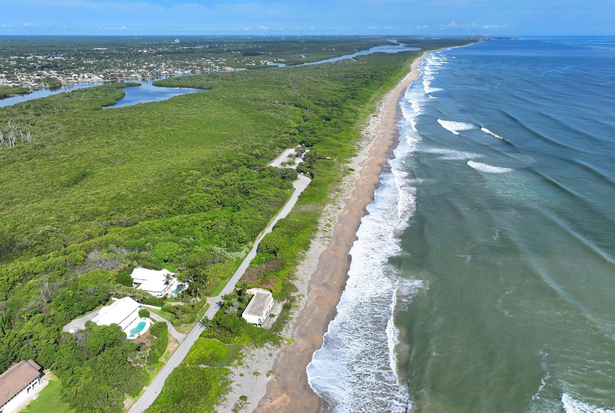162 N Beach Rd Jupiter Island, FL 33455