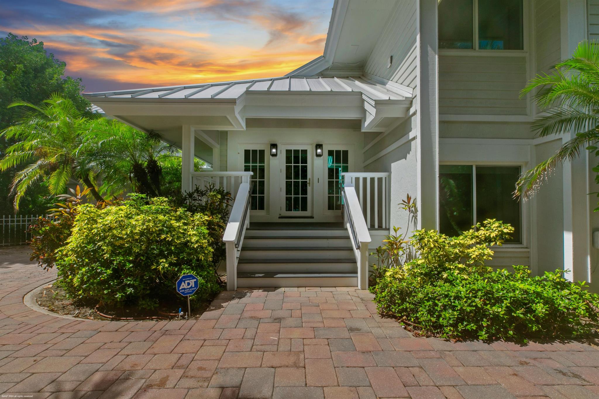 162 N Beach Rd Jupiter Island, FL 33455