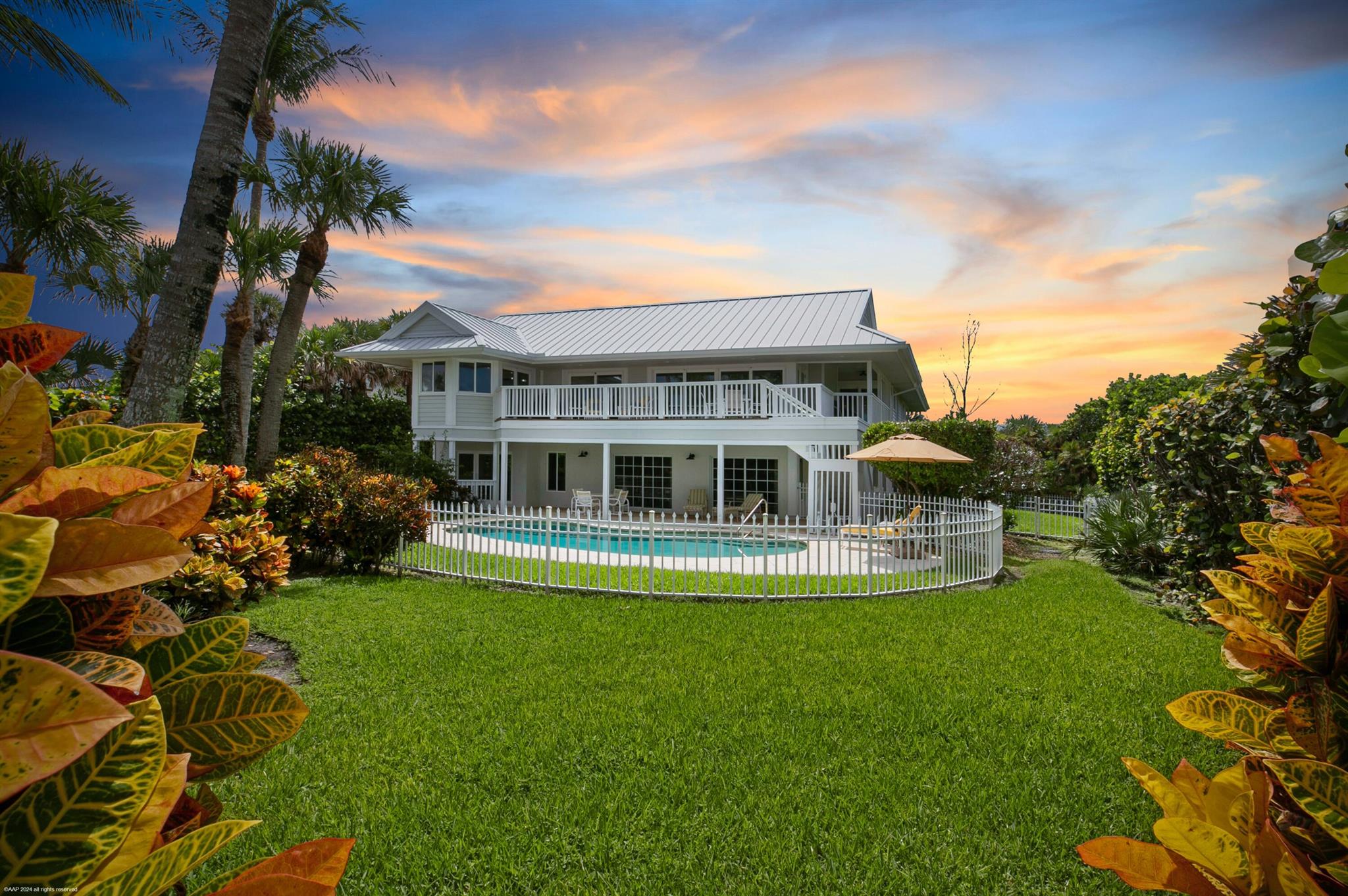 162 N Beach Rd Jupiter Island, FL 33455