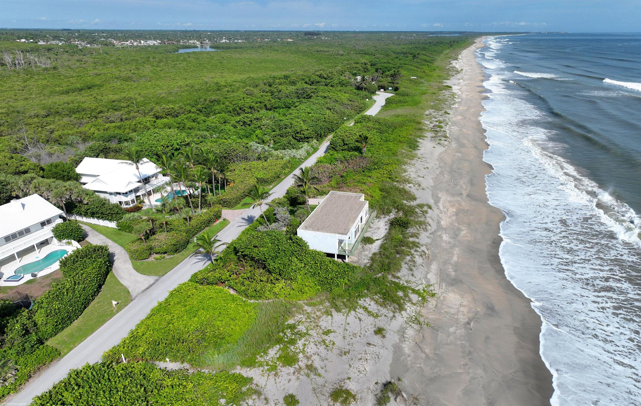 162 N Beach Rd Jupiter Island, FL 33455