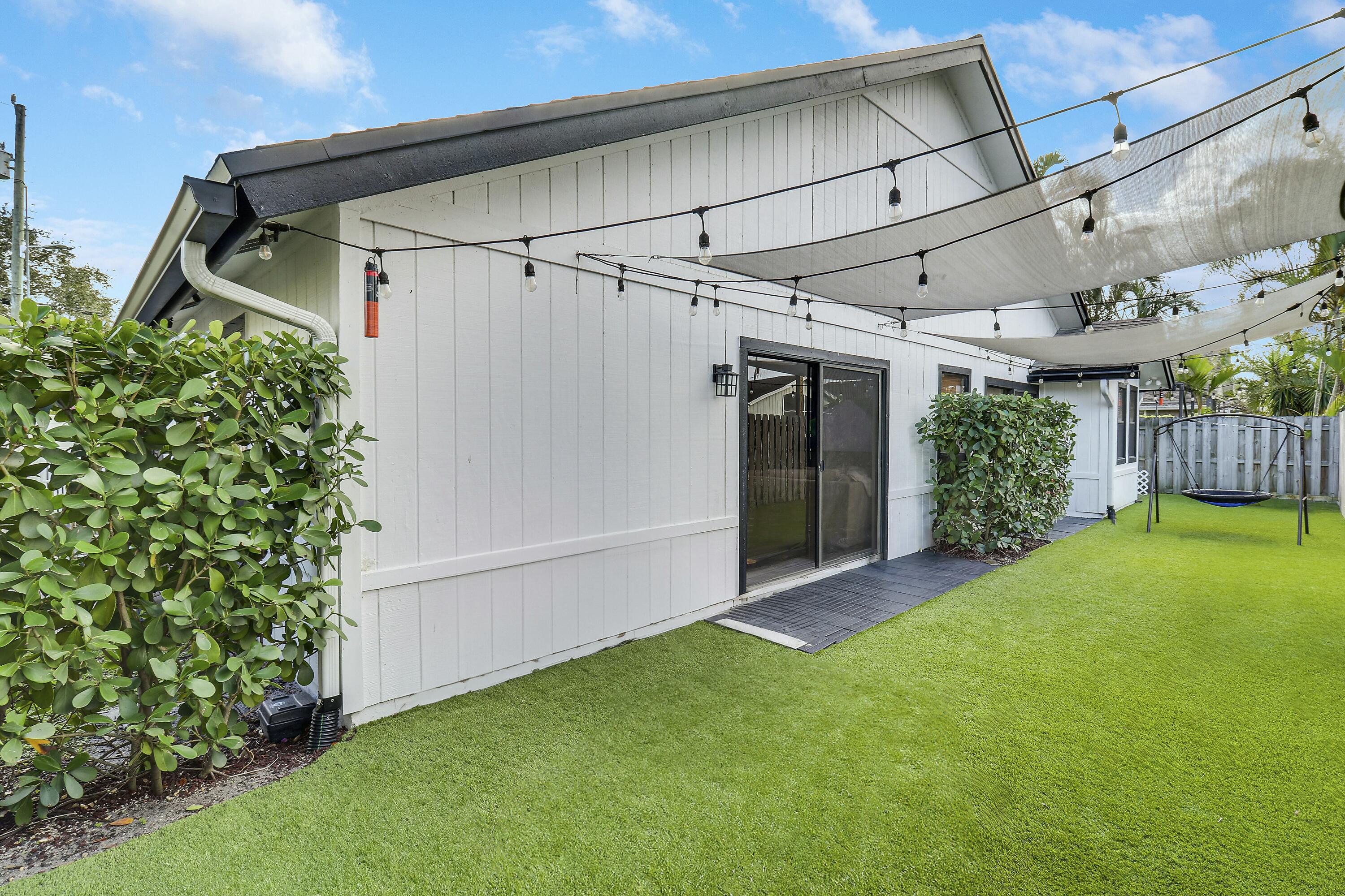 6039 Adams St Jupiter, FL 33458