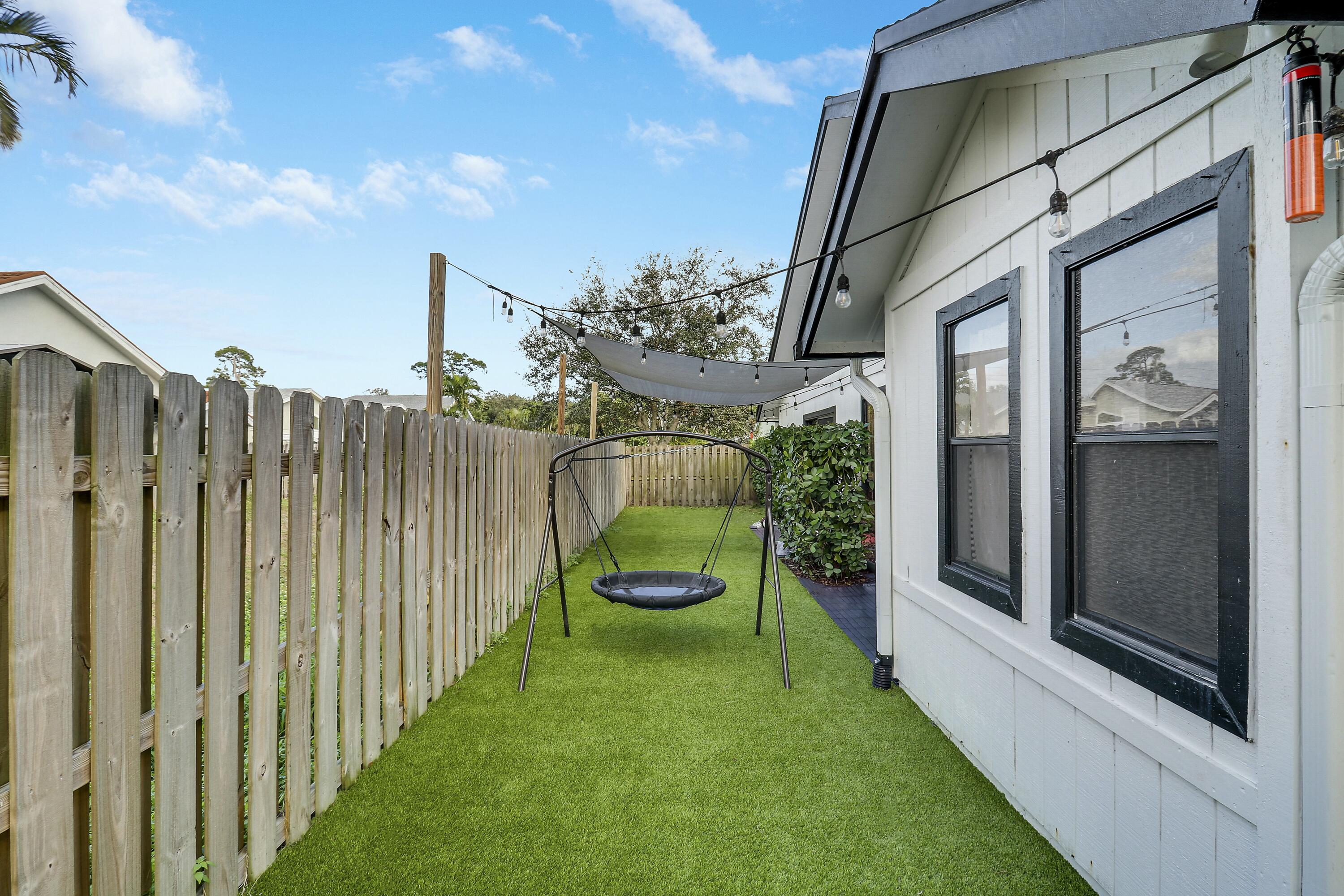 6039 Adams St Jupiter, FL 33458