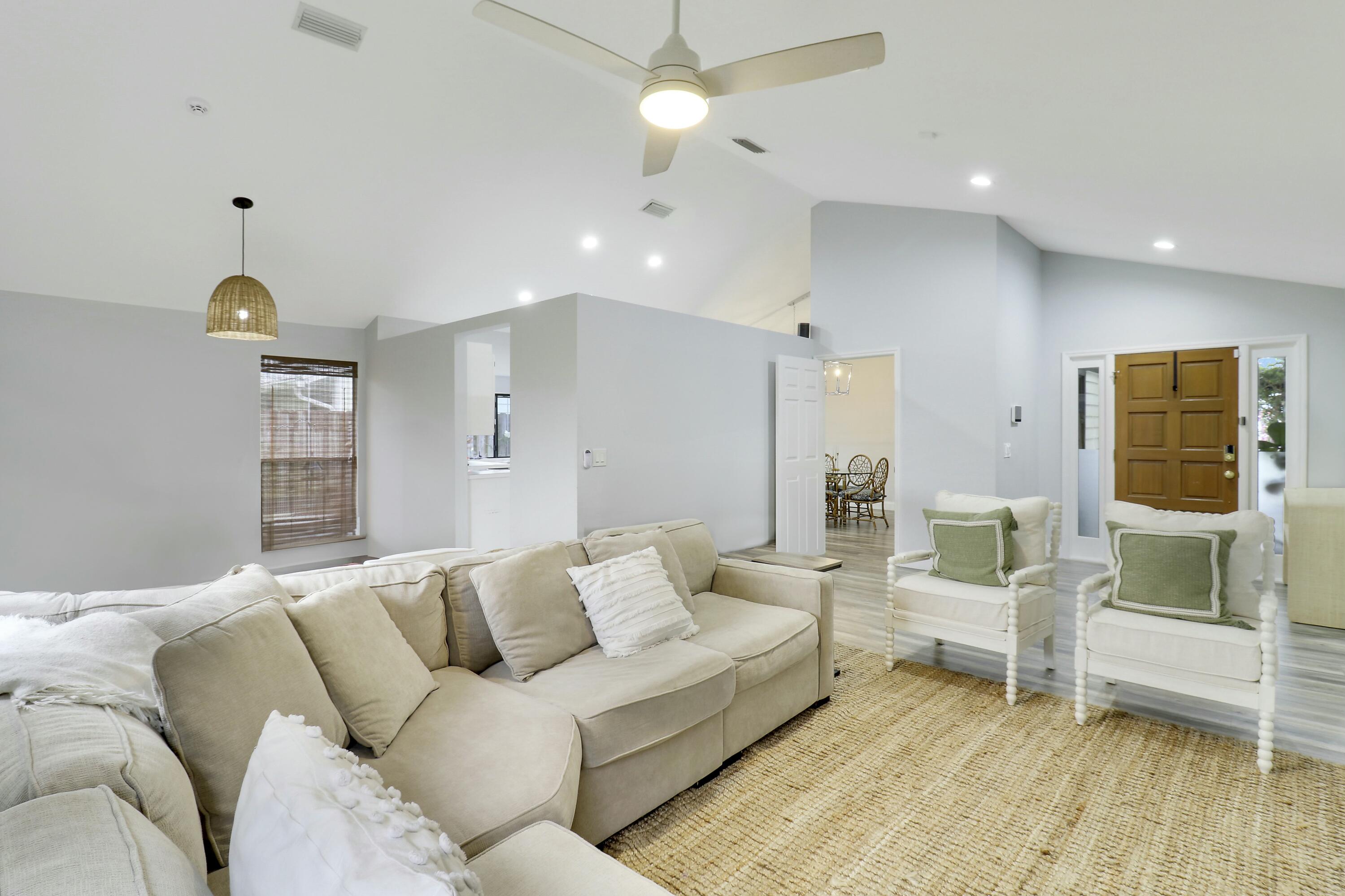 6039 Adams St Jupiter, FL 33458