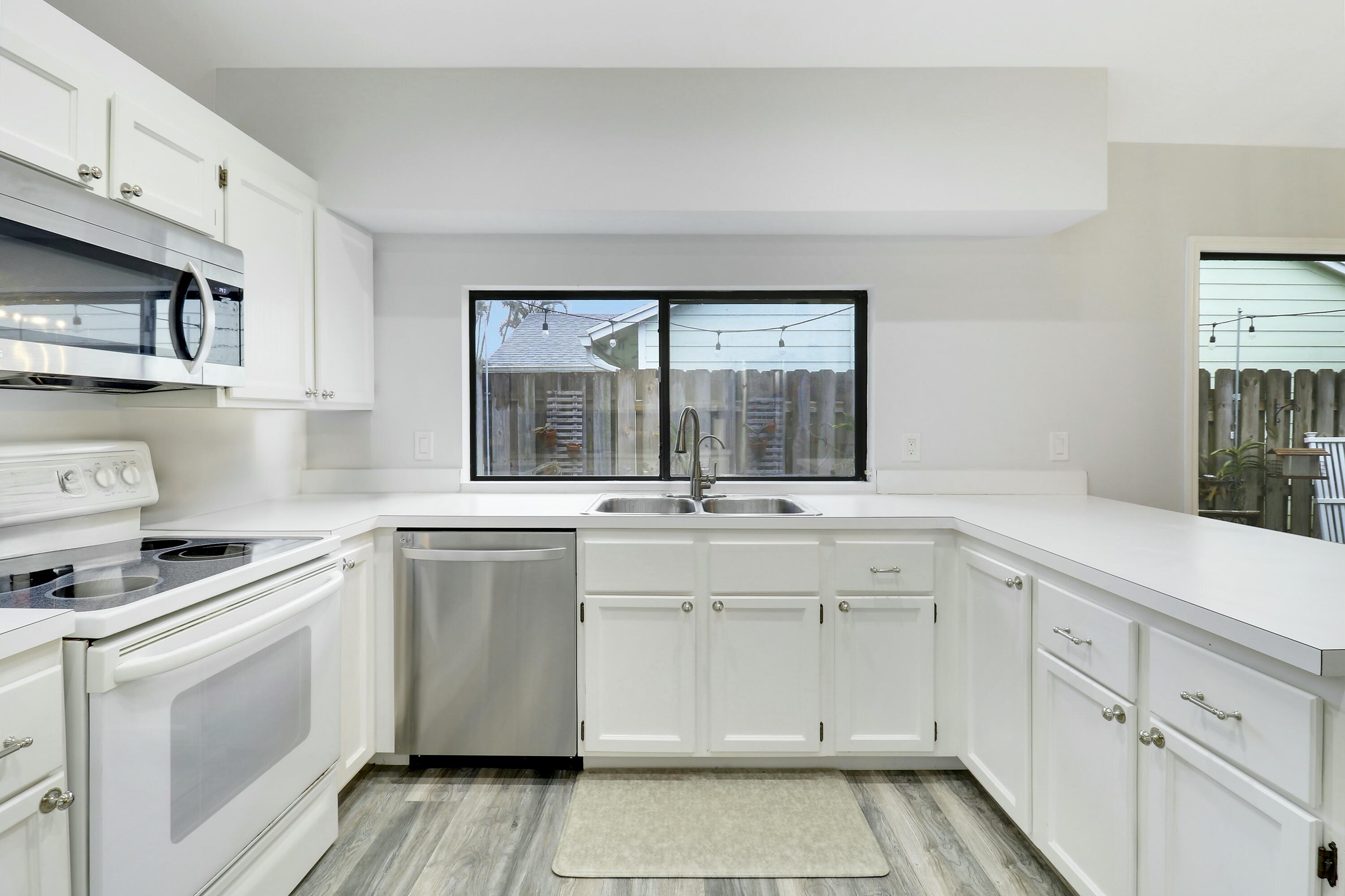 6039 Adams St Jupiter, FL 33458